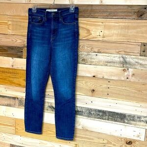 GAP size 27R true skinny super high-rise crop dark wash jeans